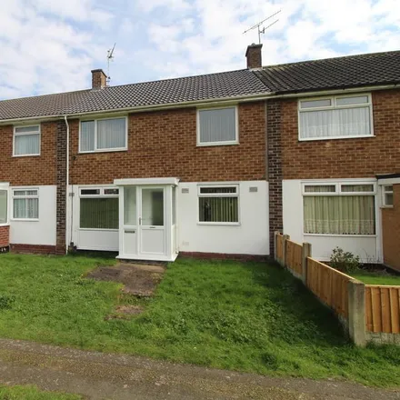 Rent this 3 bed townhouse on 39 Wingbourne Walk in Bulwell, NG6 8DT