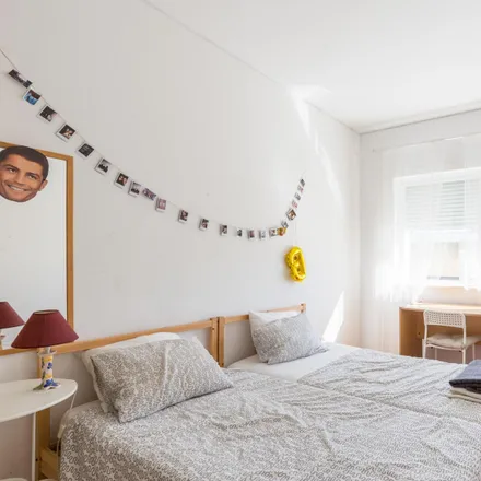 Rent this 5 bed room on Rua de São Brás in 4000-089 Porto, Portugal