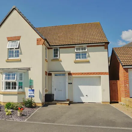 Buy this 4 bed house on 2 Greystone Walk in Cullompton, EX15 1GL