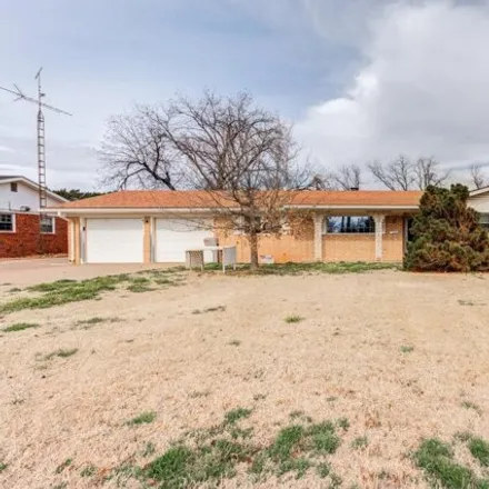 Buy this 3 bed house on 2697 West 16th Street in Plainview, TX 79072