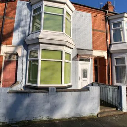 Rent this 4 bed townhouse on Winchester Avenue in Leicester, LE3 1AY