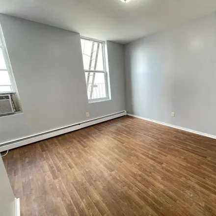 Image 3 - 341 Central Ave Unit 2d, Jersey City, New Jersey, 07307 - House for rent