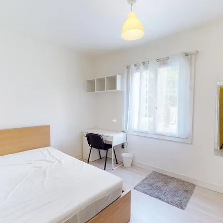 Rent this 3 bed apartment on 63 Boulevard Jeanne d'Arc in 13005 5e Arrondissement, France
