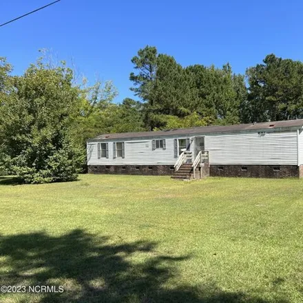 Buy this studio apartment on 124 Wildcat Pond Road in Onslow County, NC 28539