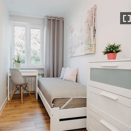 Rent this 4 bed room on Przedszkole nr 268 "Słoneczny Promyk" in Przytyk 5a, 01-962 Warsaw