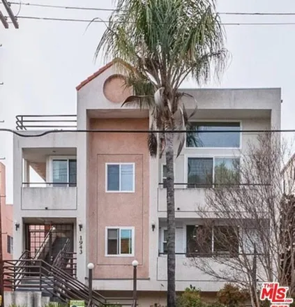Rent this 2 bed house on Villa Carlotta in Tamarind Avenue, Los Angeles