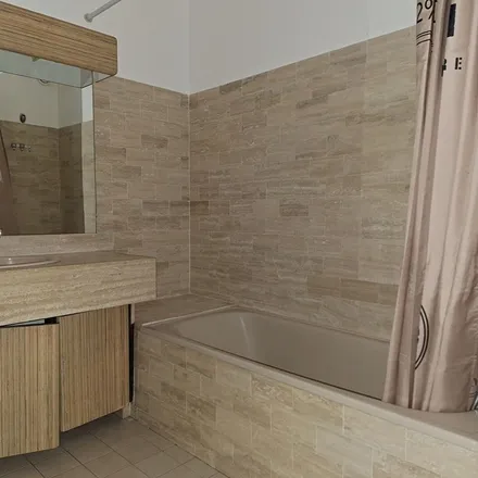 Rent this 3 bed apartment on 1 Place de l'Hôtel de Ville in 30000 Nîmes, France
