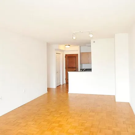 Image 1 - 4801 Fairmont Ave, Unit . - Apartment for rent