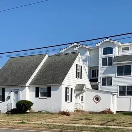 Image 1 - 5301 Landis Avenue, Sea Isle City, Cape May County, NJ 08243, USA - House for sale