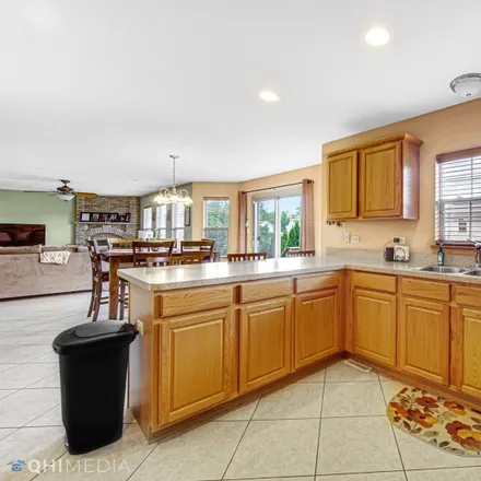 Image 4 - 16239 Lakeside Drive, Lockport, IL 60441, USA - House for sale