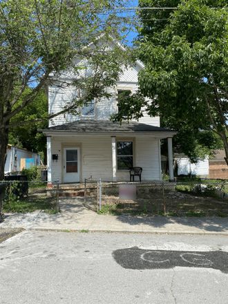 Rent this 3 bed house on 237 Wright Street in Frankfort, KY 40601