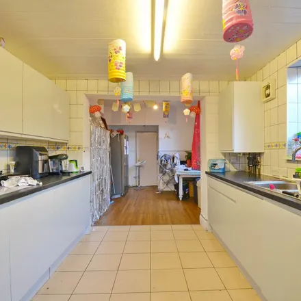Rent this 6 bed apartment on Gloucester Road in Bristol, BS7 8UR