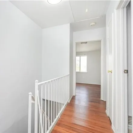 Image 6 - 53 Leigh Avenue, New York, NY 10314, USA - House for sale