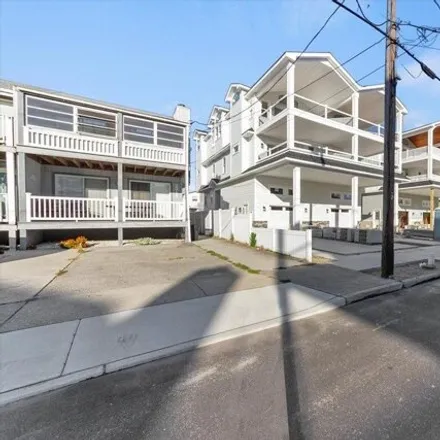 Buy this 6 bed house on 255 40th Street in Sea Isle City, Cape May County