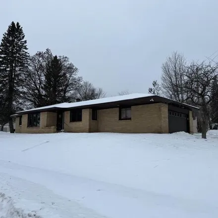 Buy this 3 bed house on 517 South Park Street in Iron Mountain, MI 49802