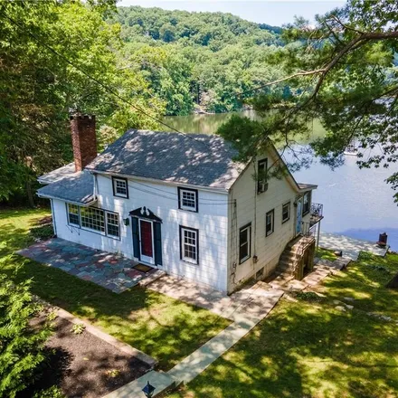 Buy this 3 bed house on 195 Lake Drive in Lake Peekskill, Putnam Valley