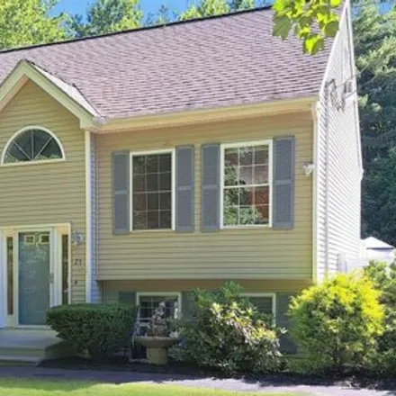 Buy this 3 bed house on 25 Hale Spring Rd in Plaistow, New Hampshire