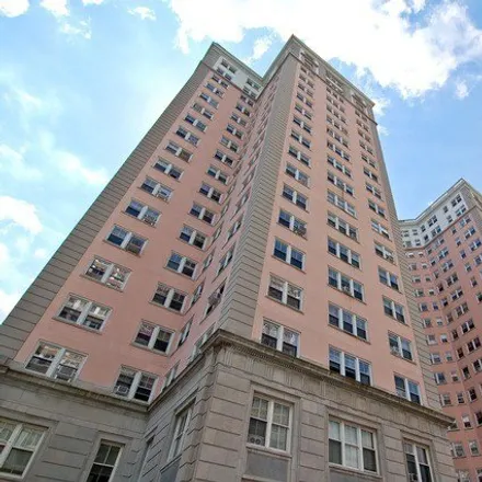 Image 1 - 5555 N Sheridan Rd Apt 1409, Chicago, Illinois, 60640 - House for sale