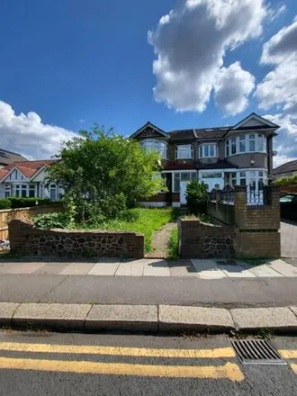 Buy this 3 bed duplex on Hail & Ride Vista Drive in Roding Lane South, London