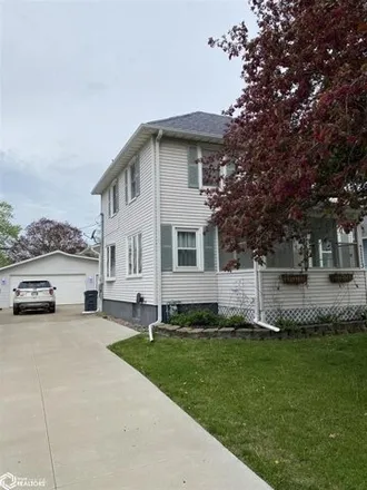 Image 2 - 2115 Madison Avenue, Burlington, IA 52601, USA - House for sale