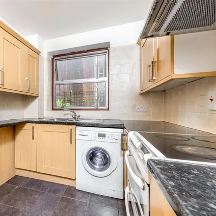 Rent this 3 bed apartment on Parkgate Road in London, SW11 4NA