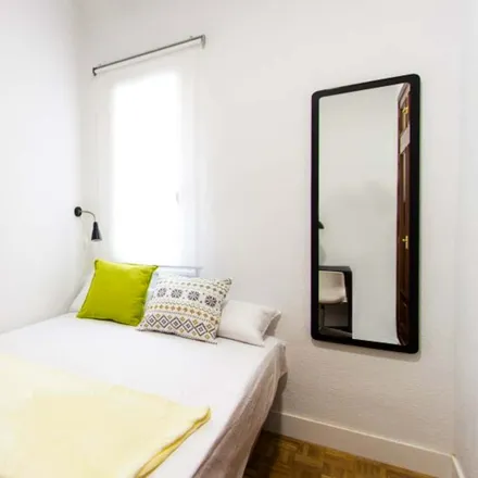 Rent this 1 bed room on Jmg in Calle de Bravo Murillo, 26