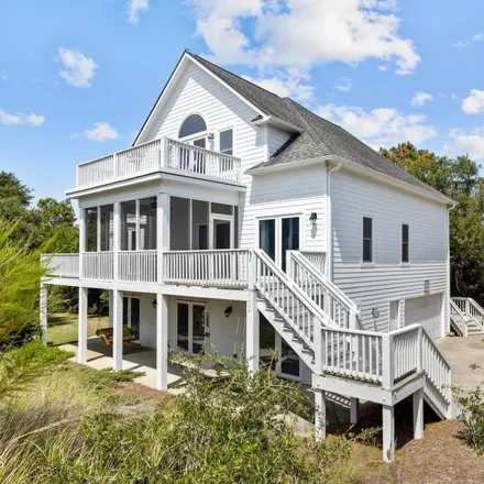 Image 2 - 213 Blue Crab Cove, Lands End, Emerald Isle, NC 28594, USA - House for sale