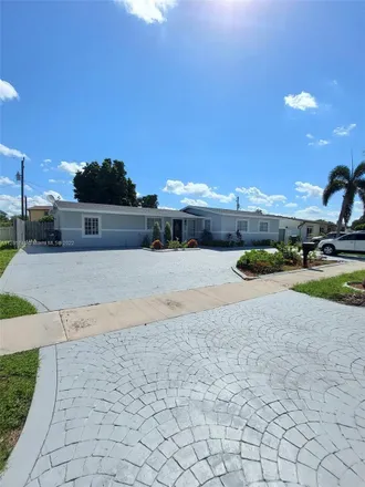 Image 2 - 18025 Northwest 83rd Avenue, Hialeah, FL 33015, USA - House for rent