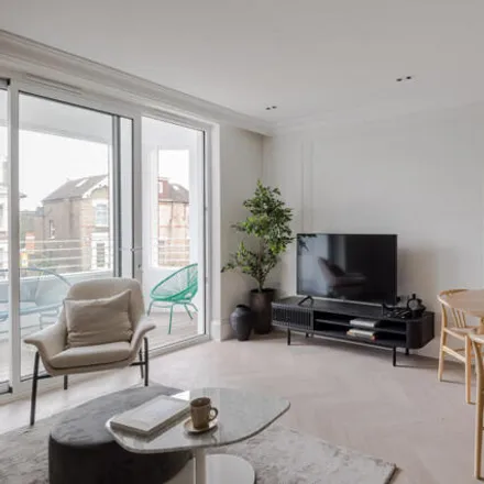 Image 7 - Rosemont Road, London, W3 9AX, United Kingdom - Apartment for sale