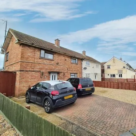 Buy this 3 bed duplex on Crescent Road in Whittlesey, PE7 1XY