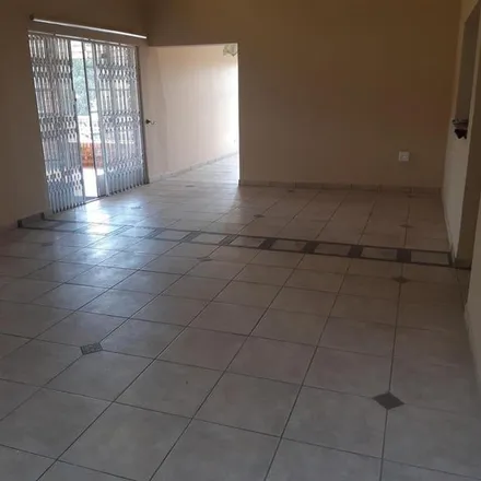 Rent this 3 bed apartment on 368 Heloma Street in Menlo Park, Pretoria