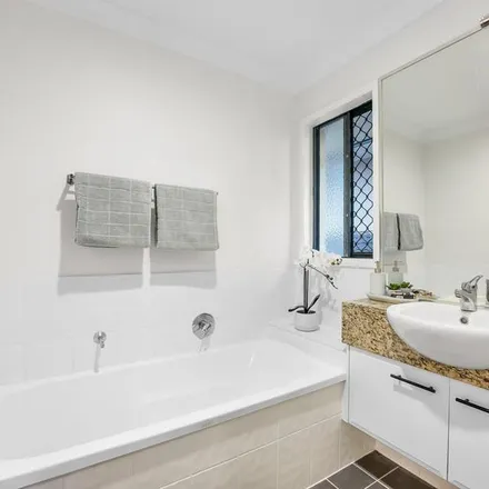 Image 3 - 20 Calga Street, Wavell Heights QLD 4012, Australia - Apartment for rent