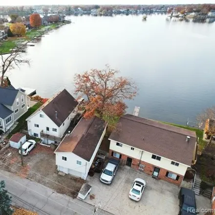 Image 3 - 90 Park Island Dr, Lake Orion, Michigan, 48362 - House for sale