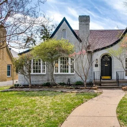 Rent this 3 bed house on 919 Cordova Street in Dallas, TX 75223