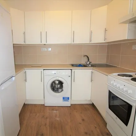 Image 2 - 141 Percival Road, London, EN1 1QT, United Kingdom - Apartment for rent