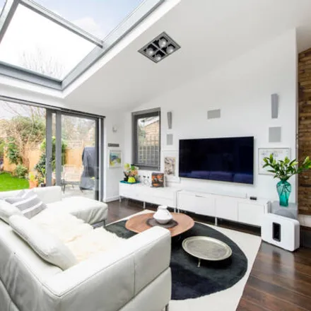 Image 2 - 5 Richmond Park Road, London, SW14 8JU, United Kingdom - Duplex for sale