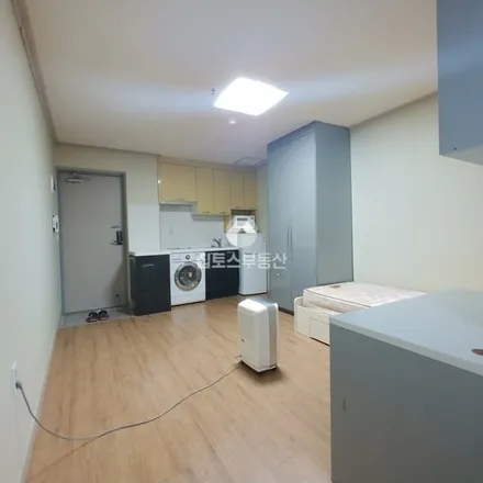 Rent this 1 bed apartment on 서울특별시 서대문구 연희동 340-17