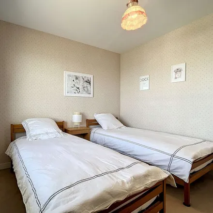 Image 8 - Granville, Rue du Rocher, 50400 Granville, France - Apartment for rent