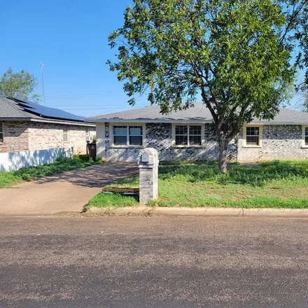 Rent this 3 bed house on 1120 East 25th Street in San Angelo, TX 76903