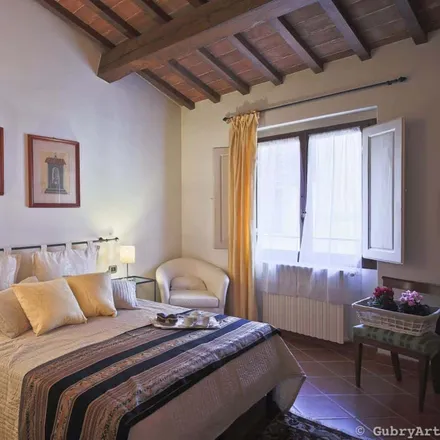 Rent this 3 bed apartment on Via Romana 4 in 50125 Florence FI, Italy