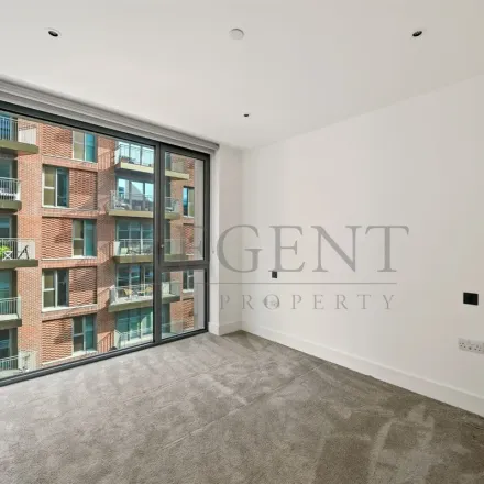 Image 1 - 85 Battersea Rise, London, SW11 1HW, United Kingdom - Apartment for rent