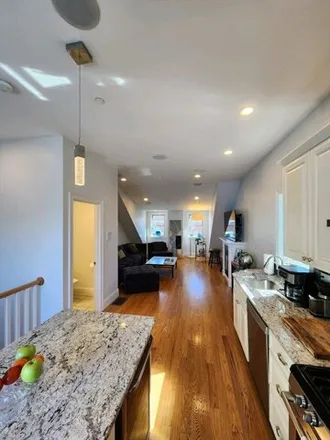 Image 3 - 72 F Street, Boston, MA 02127, USA - House for rent