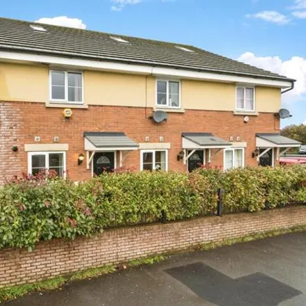 Buy this 3 bed townhouse on Beaumont Rise in Bolton, BL3 4FT