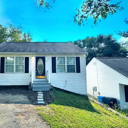 Buy this 3 bed house on 717 Conway Street Northeast in Roanoke, VA 24012