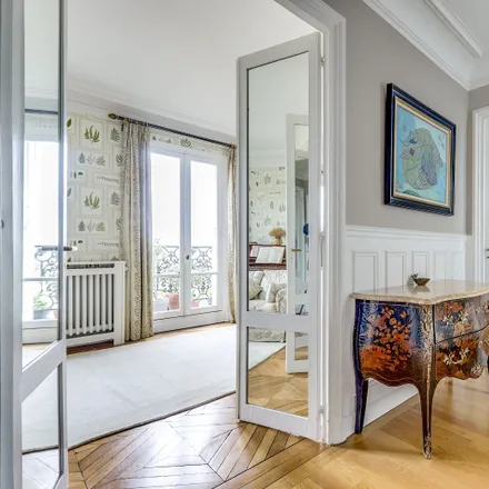Rent this 3 bed apartment on 15 Rue de Médicis in 75006 Paris, France