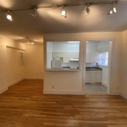 Image 2 - The Raymond, 1461 Alice Street, Oakland, CA 94616, USA - Apartment for rent