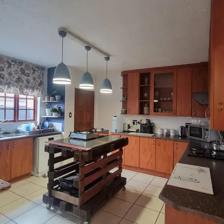Rent this 3 bed apartment on 2nd Avenue in Johannesburg Ward 70, Roodepoort