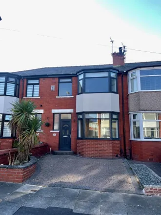 Rent this 3 bed townhouse on Barmouth Avenue in Blackpool, FY3 9SW