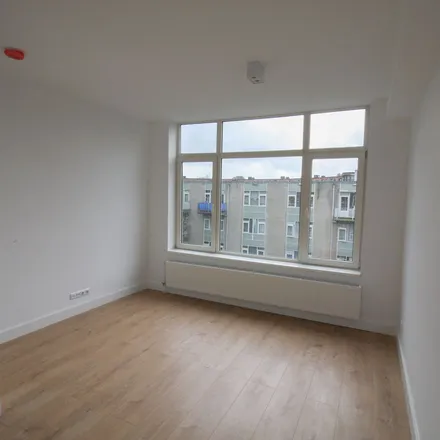 Rent this 3 bed apartment on Beukelsweg 64B in 3022 GK Rotterdam, Netherlands
