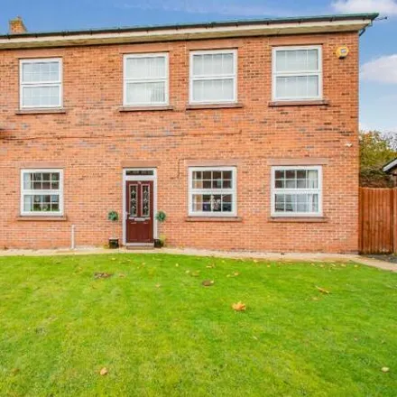 Buy this 3 bed duplex on Oakhouse Park in Liverpool, L9 1AG